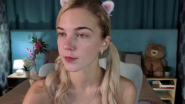 Aurora Bennet online show from 1, 12, 2025