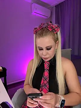 SteflerMonny  online show from 31, 10, 2025