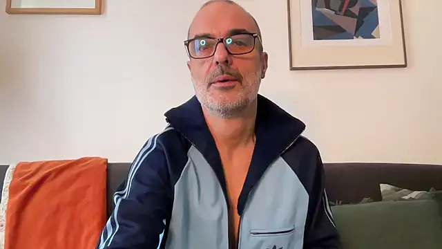 Snapshot of Milkywaymen chatting on 19, 11, 2025 Milkywaymen online show from 19, 11, 2025