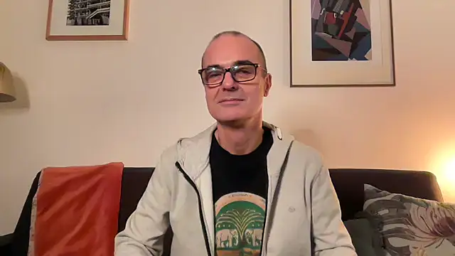 Snapshot of Milkywaymen chatting on 24, 11, 2025 Milkywaymen online show from 24, 11, 2025