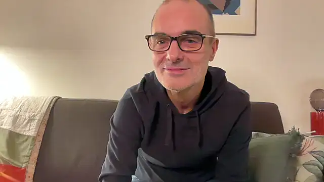 Snapshot of Milkywaymen chatting on 28, 11, 2025 Milkywaymen online show from 28, 11, 2025