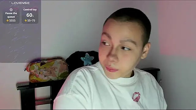 Snapshot of Cherry_vald chatting on 1, 4, 2026 Cherry vald online show from 1, 4, 2026