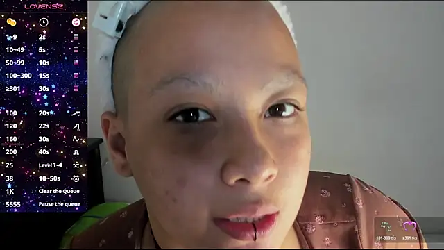 Snapshot of Cherry_vald chatting on 4, 4, 2026 Cherry vald online show from 4, 4, 2026