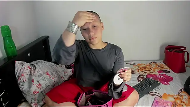 Snapshot of Cherry_vald chatting on 8, 4, 2026 Cherry vald online show from 8, 4, 2026