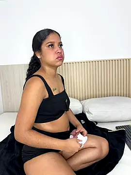 Snapshot of alena_brown_ chatting on 2, 10, 2025 alena brown  online show from 2, 10, 2025