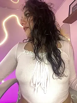 Zoe Serrat online show from 9, 9, 2025