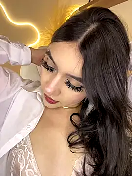 Zoe Serrat online show from 15, 12, 2025