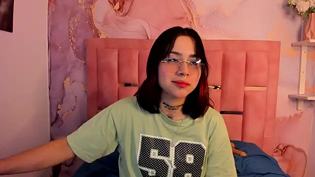 Nixielee   online show from 13, 9, 2025