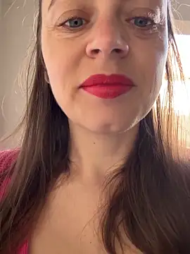 ladywithbigass online show from 11, 5, 2026