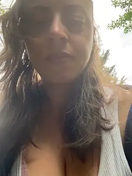 ladywithbigass online show from 20, 5, 2026