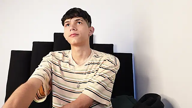 Snapshot of alexmark_ chatting on 3, 10, 2025 alexmark  online show from 3, 10, 2025