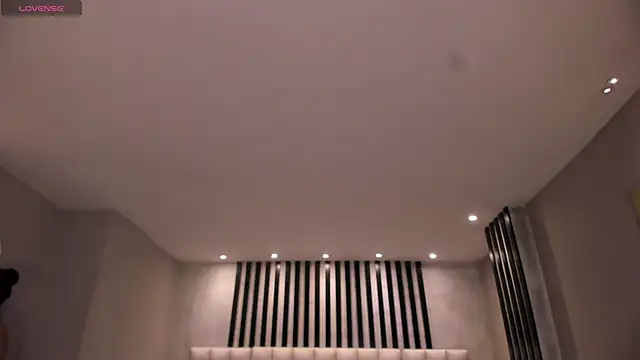 LeahNovac online show from 16, 10, 2025