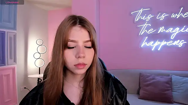 TiffannySins online show from 8, 3, 2026