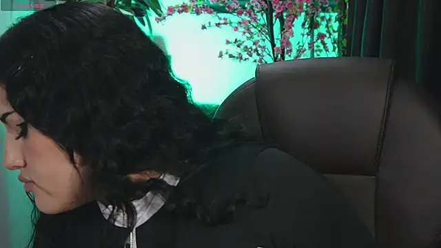 Snapshot of sari_belle chatting on 8, 5, 2026 sari belle online show from 8, 5, 2026