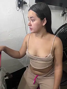 Luciaparker03 online show from 17, 6, 2026