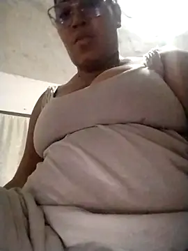 Snapshot of Big_ass_submissive chatting on 30, 9, 2025 Big ass submissive online show from 30, 9, 2025