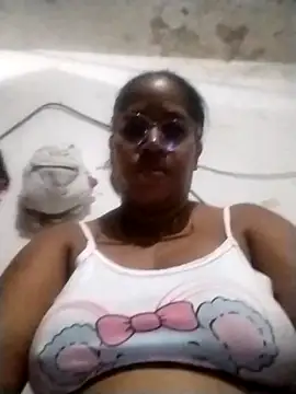 Snapshot of Big_ass_submissive chatting on 23, 10, 2025 Big ass submissive online show from 23, 10, 2025