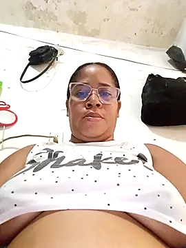 Big ass submissive online show from 5, 5, 2026