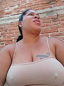 Big ass submissive online show from 15, 5, 2026