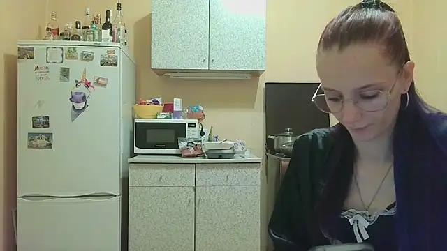 Lucy Divine online show from 27, 9, 2025