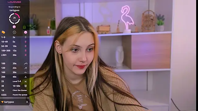 Snapshot of luna_tin chatting on 10, 9, 2025 luna tin online show from 10, 9, 2025