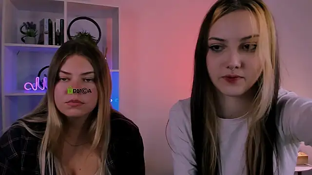 Snapshot of luna_tin chatting on 3, 10, 2025 luna tin online show from 3, 10, 2025