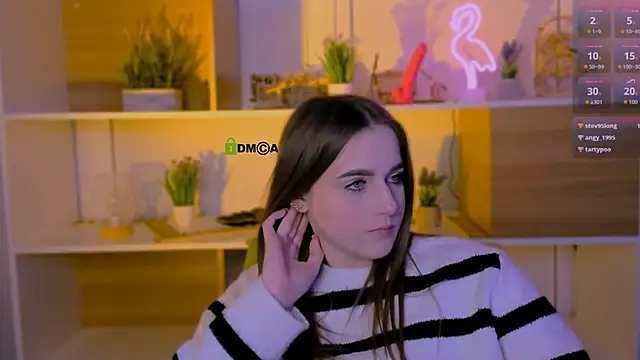 Snapshot of luna_tin chatting on 11, 10, 2025 luna tin online show from 11, 10, 2025