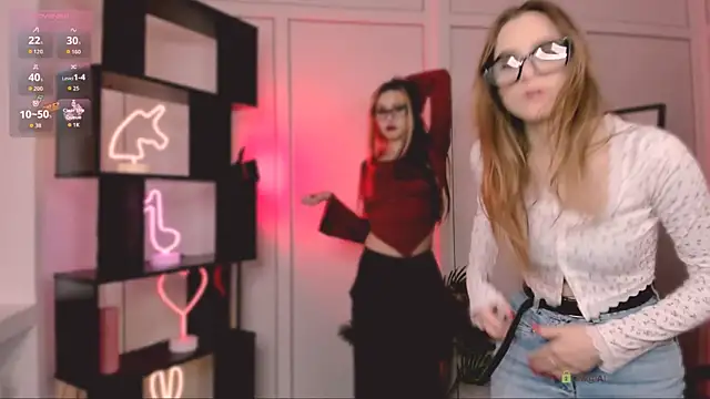 Snapshot of luna_tin chatting on 18, 10, 2025 luna tin online show from 18, 10, 2025