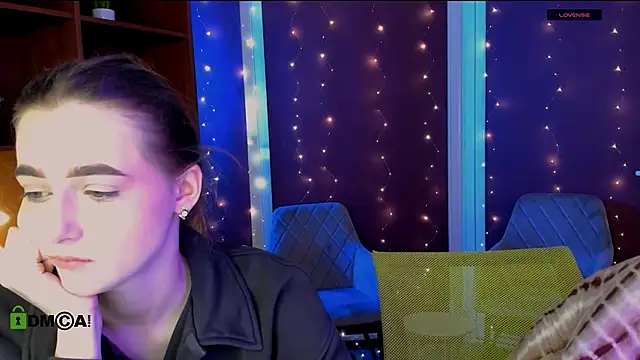 Snapshot of luna_tin chatting on 17, 12, 2025 luna tin online show from 17, 12, 2025