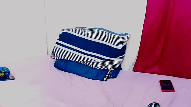 FreakyScarlet00 online show from 4, 10, 2025