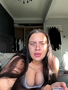 Snapshot of Victoriasteel chatting on 2, 11, 2025 Victoriasteel online show from 2, 11, 2025