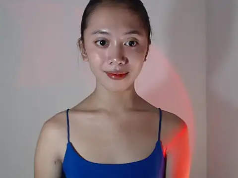 lovely kiannaHugecock online show from 10, 10, 2025