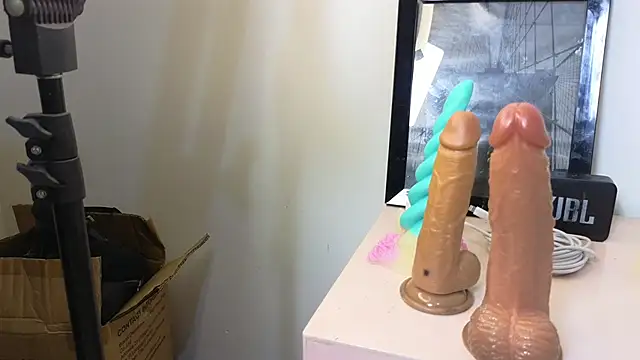 Sophia moo  online show from 13, 5, 2026
