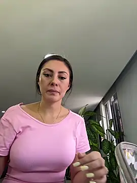 Snapshot of Isabellaa_Palacios chatting on 4, 5, 2026 Isabellaa Palacios online show from 4, 5, 2026