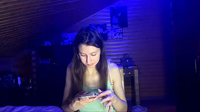 Shyselly online show from 15, 10, 2025