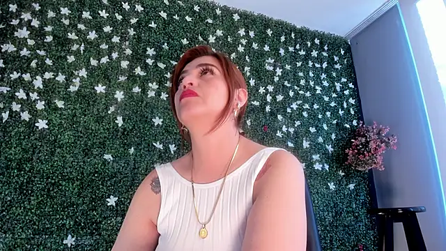 Snapshot of Skylar__Desire chatting on 11, 9, 2025 Skylar  Desire online show from 11, 9, 2025