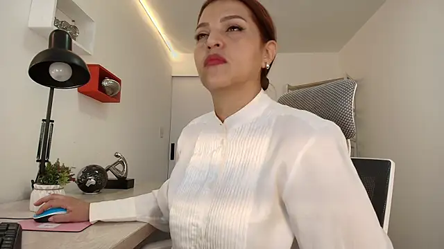 Snapshot of Skylar__Desire chatting on 24, 9, 2025 Skylar  Desire online show from 24, 9, 2025