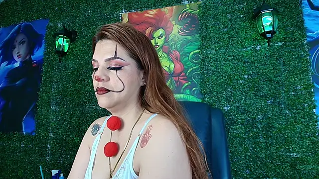 Snapshot of Skylar__Desire chatting on 24, 10, 2025 Skylar  Desire online show from 24, 10, 2025
