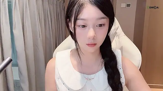 Makinghappymyself  online show from 5, 11, 2025