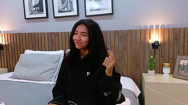 Snapshot of luna_roja25 chatting on 3, 2, 2026 luna roja25 online show from 3, 2, 2026