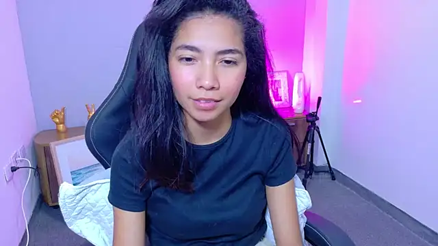 Snapshot of luna_roja25 chatting on 11, 2, 2026 luna roja25 online show from 11, 2, 2026