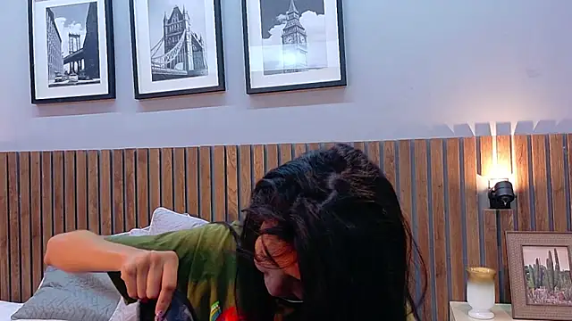 Snapshot of luna_roja25 chatting on 26, 2, 2026 luna roja25 online show from 26, 2, 2026