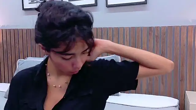 Snapshot of luna_roja25 chatting on 3, 3, 2026 luna roja25 online show from 3, 3, 2026