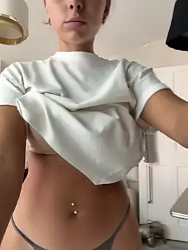 Snapshot of KayleeBella chatting on 12, 9, 2025 KayleeBella online show from 12, 9, 2025