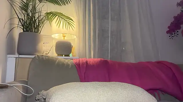 Snapshot of KayleeBella chatting on 16, 9, 2025 KayleeBella online show from 16, 9, 2025