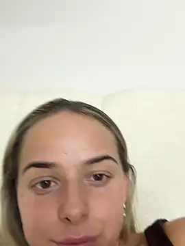 Snapshot of KayleeBella chatting on 16, 10, 2025 KayleeBella online show from 16, 10, 2025