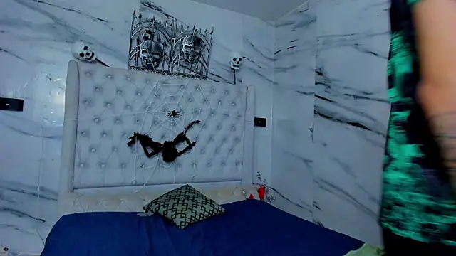 Ari and Storm online show from 7, 11, 2025