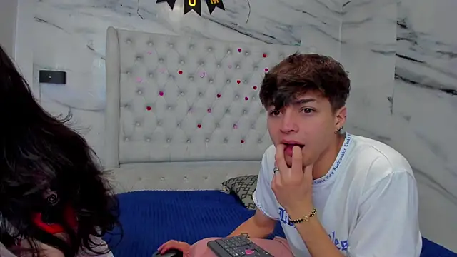Ari and Storm online show from 9, 5, 2026