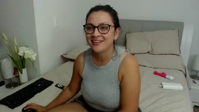 sophie lopez1 online show from 19, 12, 2025