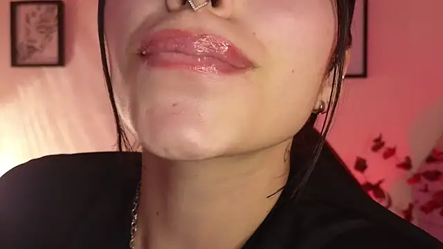 Snapshot of Hollyxx_ chatting on 5, 5, 2026 Hollyxx online show from 5, 5, 2026